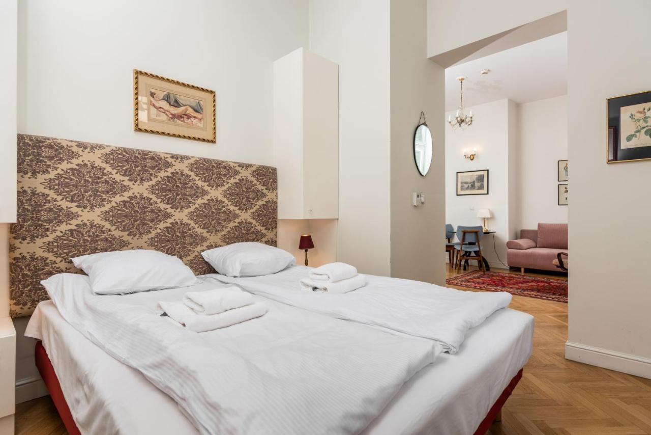 Classy Old Town Suites - By Upstairs Kraków Eksteriør billede