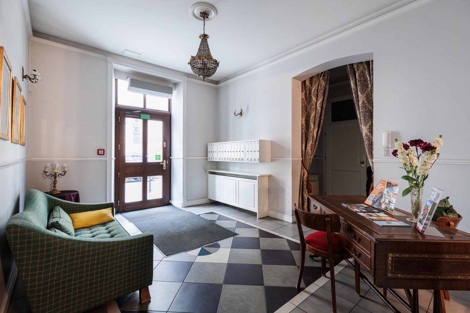Classy Old Town Suites - By Upstairs Kraków Eksteriør billede